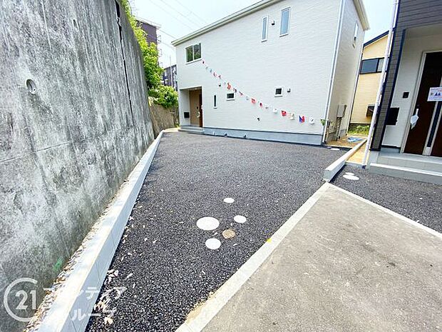 駐車2台可能の広々としたスペース