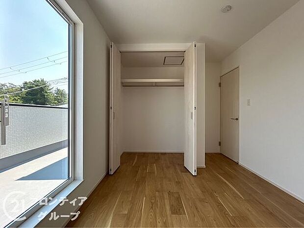 新しい畳の香りのするタタミスペースは、使い方色々。客室やお布団で寝るときにぴったりの空間ですね。