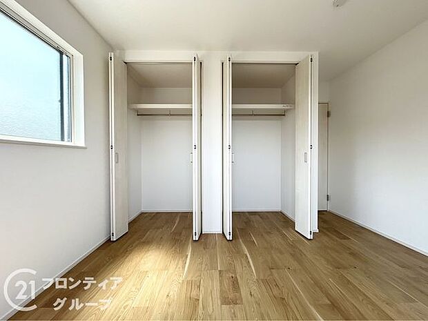 お子様が大きくなってもたくさん収納しておけますね!