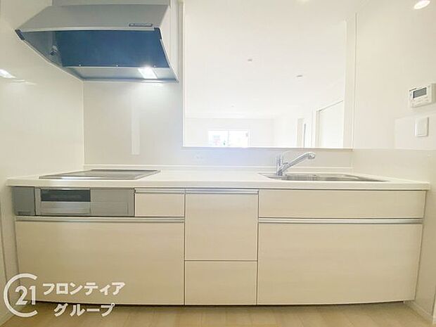 お手入れが楽に行える換気扇やステンレスワークトップは毎日お料理する奥様の味方!