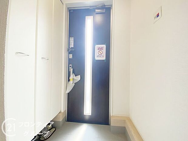 玄関は防犯性の優れたダブルロックドアです!