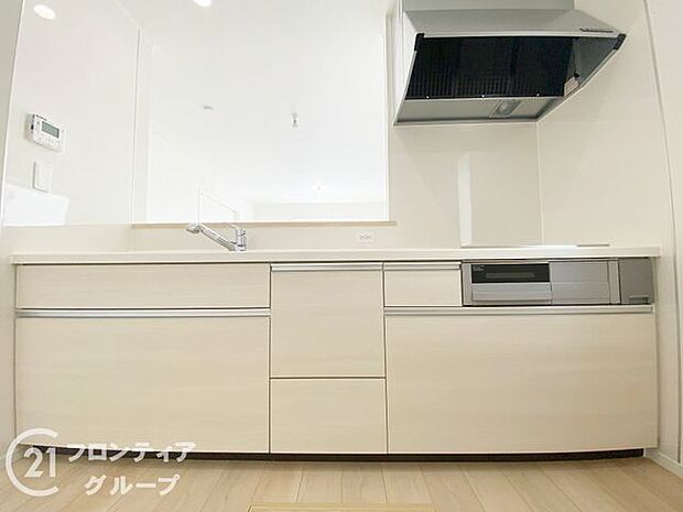 お手入れが楽に行える換気扇やステンレスワークトップは毎日お料理する奥様の味方!