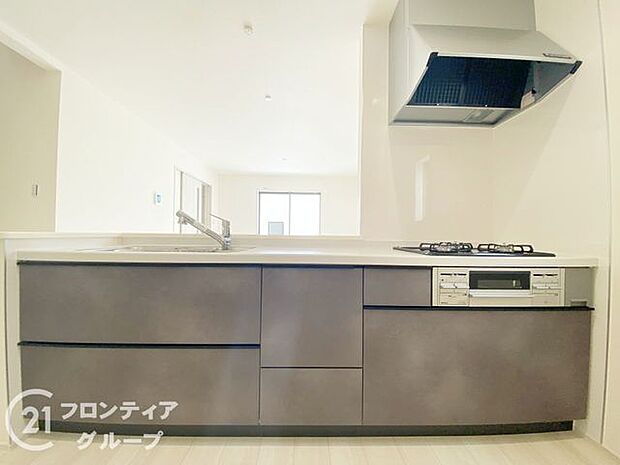 お手入れが楽に行える換気扇やステンレスワークトップは毎日お料理する奥様の味方!