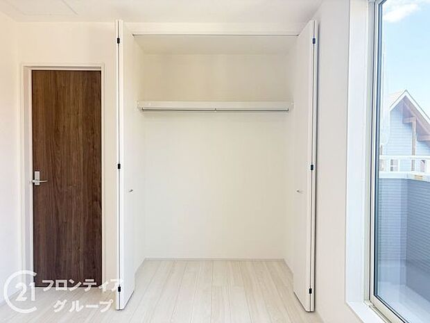 各室に収納スペ―スがありますのでお部屋スッキリ片付きますね