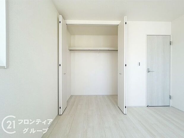 各室に収納スペ―スがありますのでお部屋スッキリ片付きますね