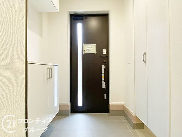 玄関ではタイルを採用しており、お掃除楽々!特にお子さまがたくさんの砂を持って帰ってきても安心ですね!