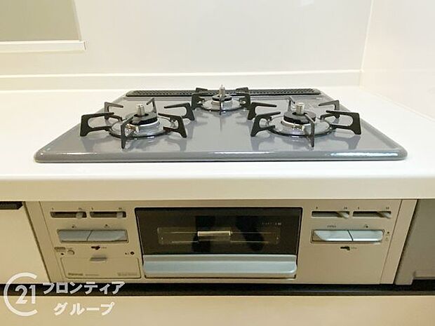 お手入れしやすい3口コンロ!お料理が楽しくなりそうですね