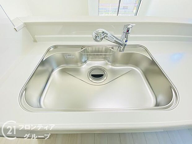お鍋もスッポリ入るシンク!家事がはかどりますね
