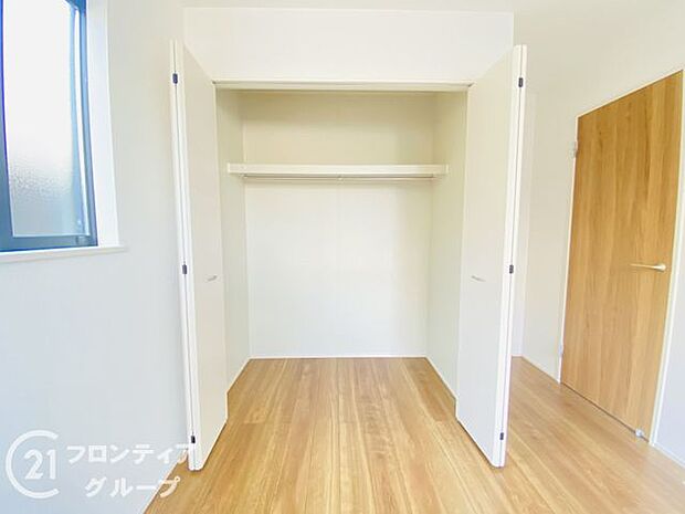 お子様が大きくなってもたくさん収納しておけますね!