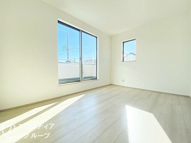 フローリング材には、木目や色調など木材特有の風合いがあり、ナチュラルな美しさで、日々の生活に温もりを与えてくれます。