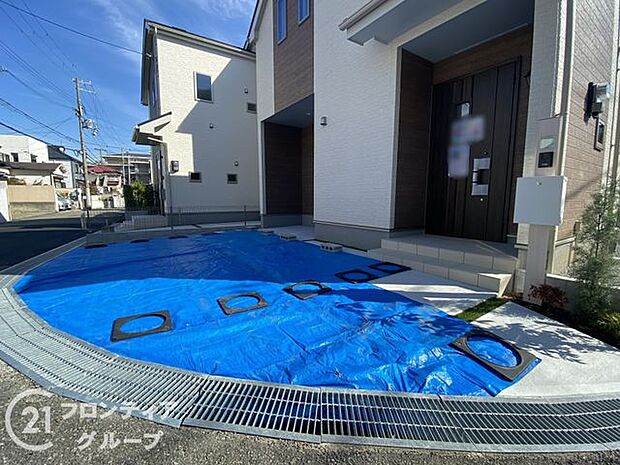 駐車2台可能の広々とした駐車スペース