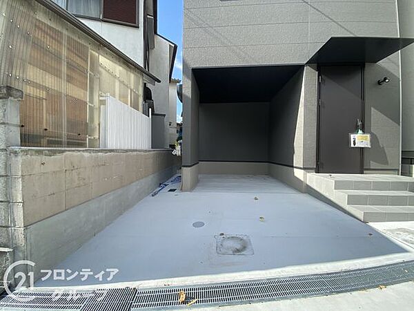 駐車場完備で、車をお持ちの方も安心して利用できる便利で快適な環境が整っており、日常の移動がスムーズです！