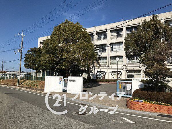 明石市立江井島中学校 徒歩14分。 1090m