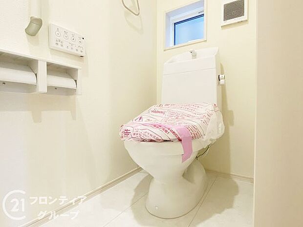 トイレは1階と2階の2カ所に設置！階段を上り下りせずに使用できるので、高齢の方にも安心です！