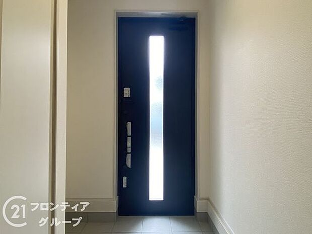 玄関は防犯性の優れたダブルロックドアです！