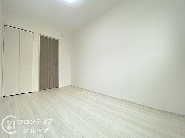 フローリング材には、木目や色調など木材特有の風合いがあり、ナチュラルな美しさで、日々の生活に温もりを与えてくれます。