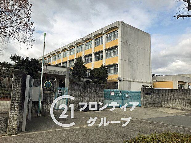神戸市立春日台小学校 徒歩13分。 1010m