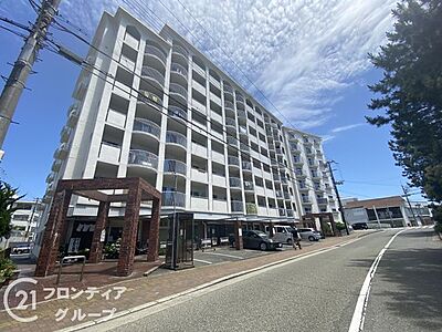 外観:RC造、8階建てのマンションです。 外観:RC造、8階建てのマンションです。