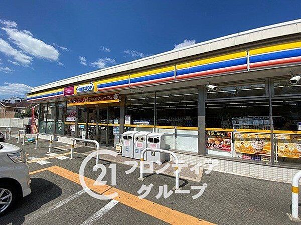 徒歩4分。ミニストップ神戸大津和店徒歩4分。 310m