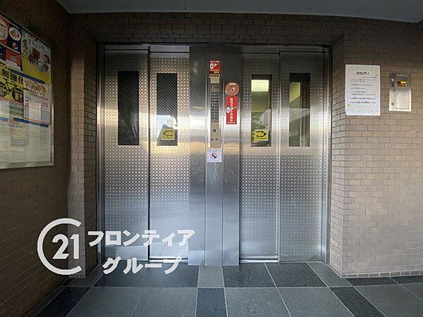 エレベーターは、住民の皆様が快適に移動できるよう設計されています。