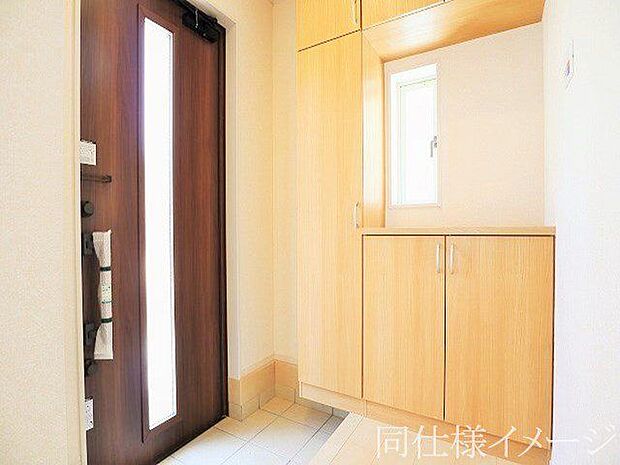 ＼同仕様写真／玄関は防犯性の優れたダブルロックドアです！