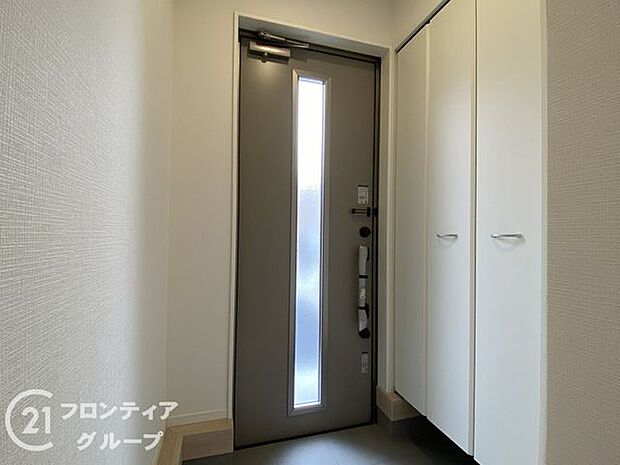 玄関は防犯性の優れたダブルロックドアです!