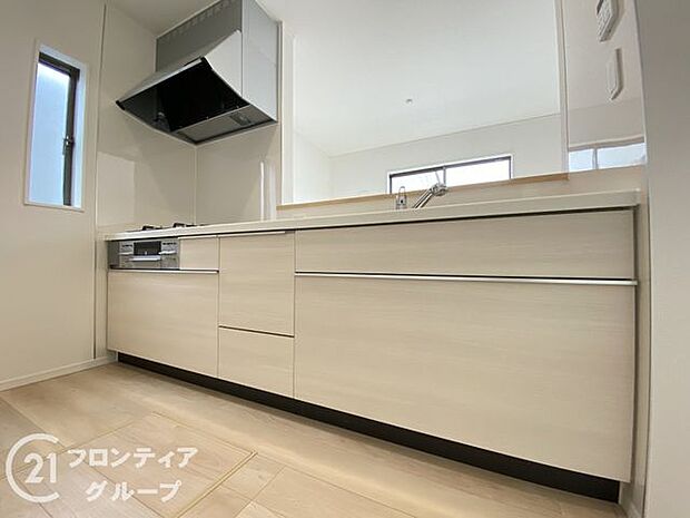 お手入れが楽に行える換気扇やステンレスワークトップは毎日お料理する奥様の味方!