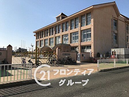 明石市立大久保南小学校 徒歩17分。 1290m