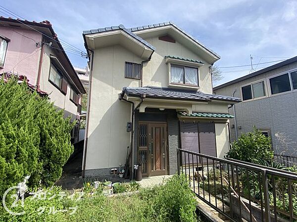 小学校まで徒歩約8分でお子様の通学も安心の距離にあります
