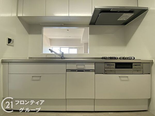 キッチンは、料理を楽しむための機能的な空間で、効率的な作業をサポートします