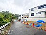 その他：前面道路は交通量も落ち着いており、ご家族の安全を見守る穏やかな住環境が整っています。最新の建築技術で造られる省エネ性能に優れた住まい。建物が完成し、新しい生活が始まる瞬間を想像すると胸が高鳴ります