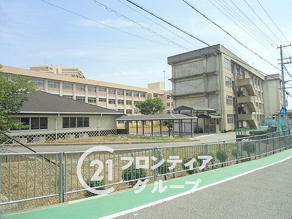 明石市立朝霧中学校 徒歩18分。 1410m
