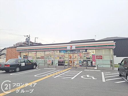 セブンイレブン明石土山北店 徒歩8分。 580m