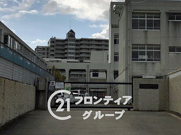 平野中学校 徒歩6分。 450m