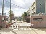 周辺：神戸市立友が丘中学校 徒歩12分。 910m
