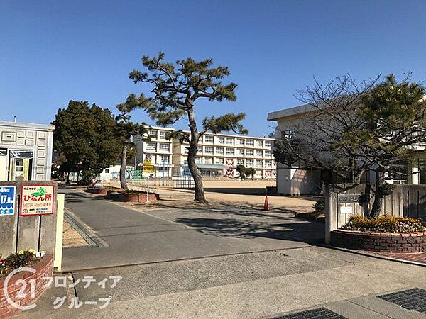 明石市立二見北小学校 徒歩8分。 610m