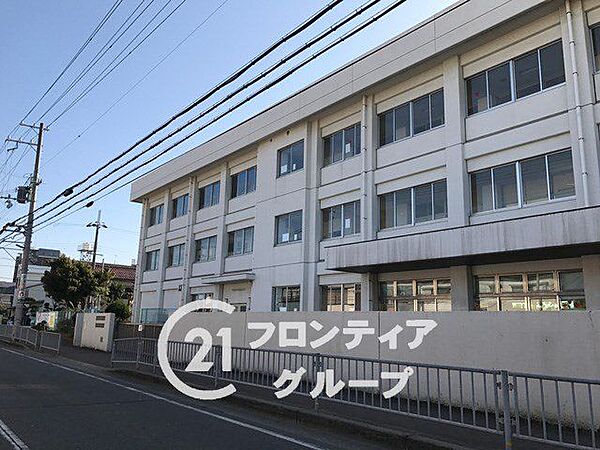 明石市立貴崎小学校 徒歩15分。 1140m