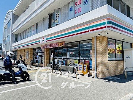 セブンイレブン明石林崎店 徒歩10分。 750m