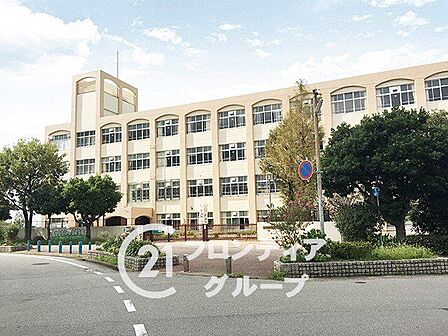 神戸市立南落合小学校 徒歩8分。 600m