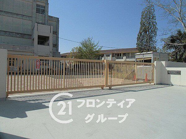 明石市立人丸小学校 徒歩14分。 1260m