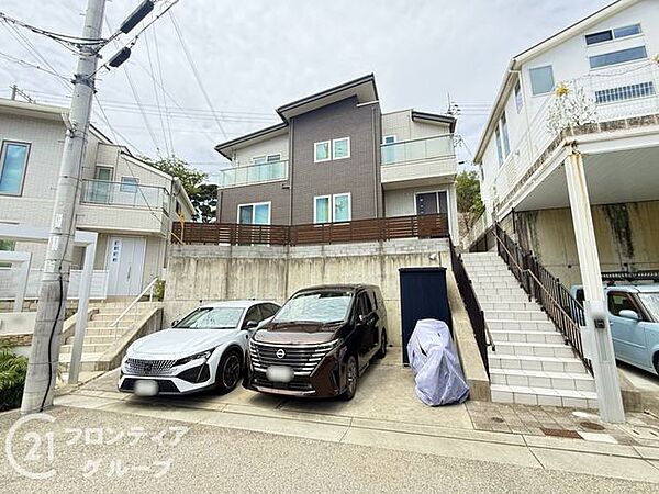 住まい選びは、価格や立地だけでなく、将来の暮らし方まで含めて考えることが大切です。今の段階で気になっていることを、まずスタッフに話してみてください