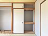 室内：エリアの特性や周辺環境についての情報提供も行っています。物件だけでなく、地域の暮らしやすさも含めてご確認いただけます