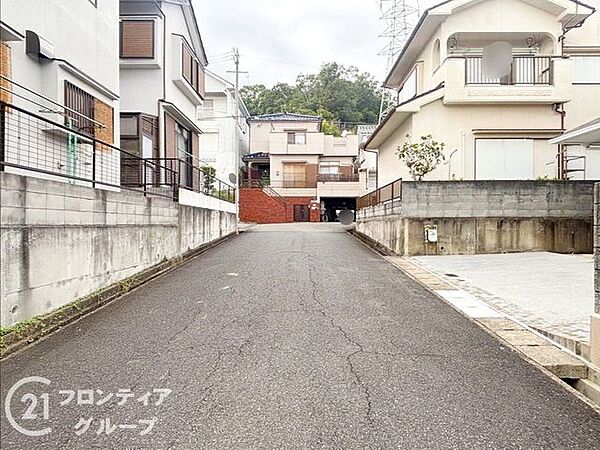 住まい選びは、価格や立地だけでなく、将来の暮らし方まで含めて考えることが大切です。今の段階で気になっていることを、まずスタッフに話してみてください