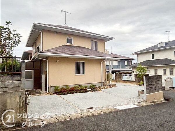 エリアの特性や周辺環境についての情報提供も行っています。物件だけでなく、地域の暮らしやすさも含めてご確認いただけます
