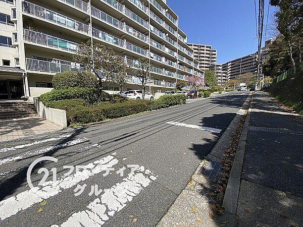 エリアの特性や周辺環境についての情報提供も行っています。物件だけでなく、地域の暮らしやすさも含めてご確認いただけます