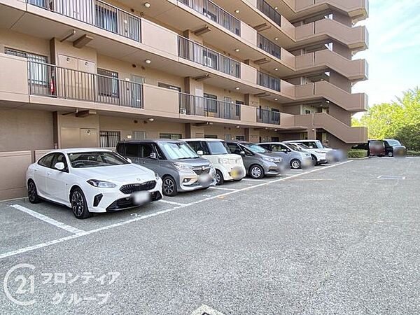 はじめてのご相談でも、経験豊富なスタッフが丁寧にお話を伺います。住まいのことで気になることがあれば、いつでもお声がけください