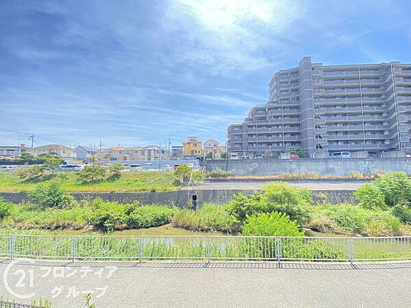 マイホームは一生に一度の大きな買い物だからこそ、納得いくまで情報を集めてほしいと思います。疑問はどんどんスタッフにぶつけてください