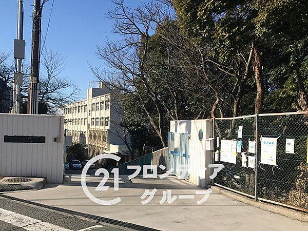 神戸市立長坂小学校 徒歩8分。 630m