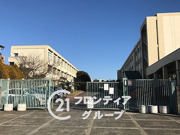 神戸市立長坂中学校 徒歩14分。 1090m