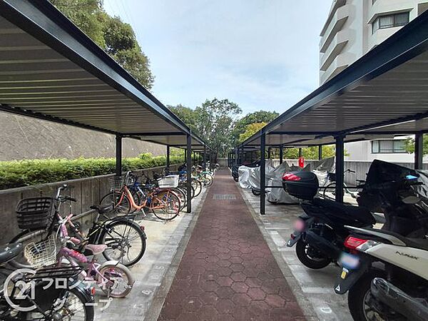 写真だけではわからない採光・広さ・周辺環境の実感は、実際に足を運んでみることが一番です。ご見学はいつでもご予約いただけます